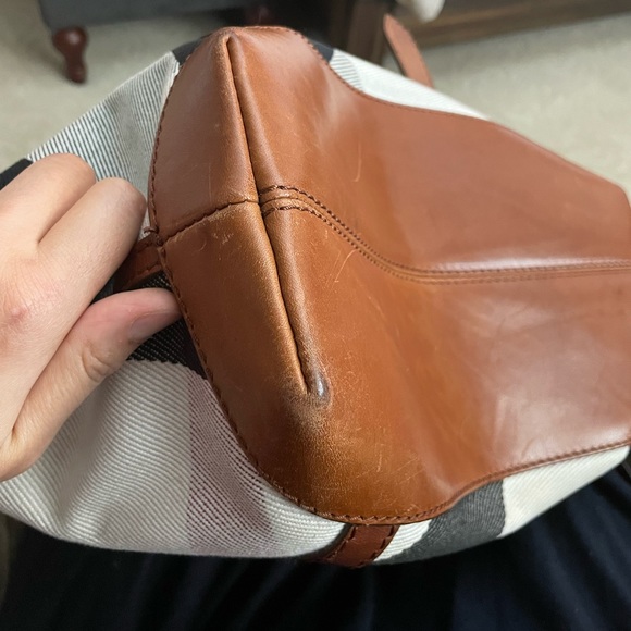 Burberry Orton mega check tote bag - Picture 14 of 17